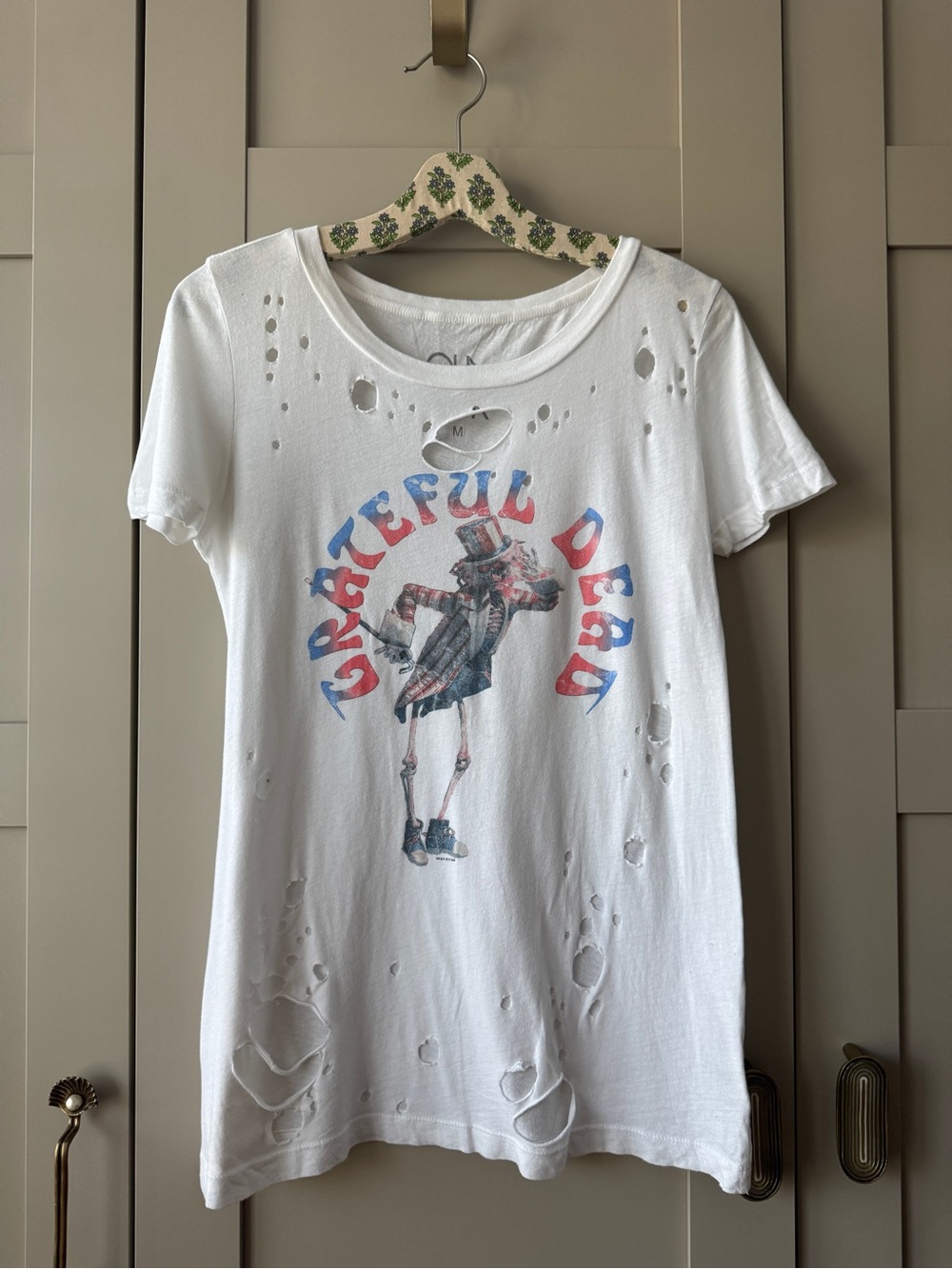 Grateful Dead Distressed Chaser Tee White Short Sleeve Vintage soft Shirt